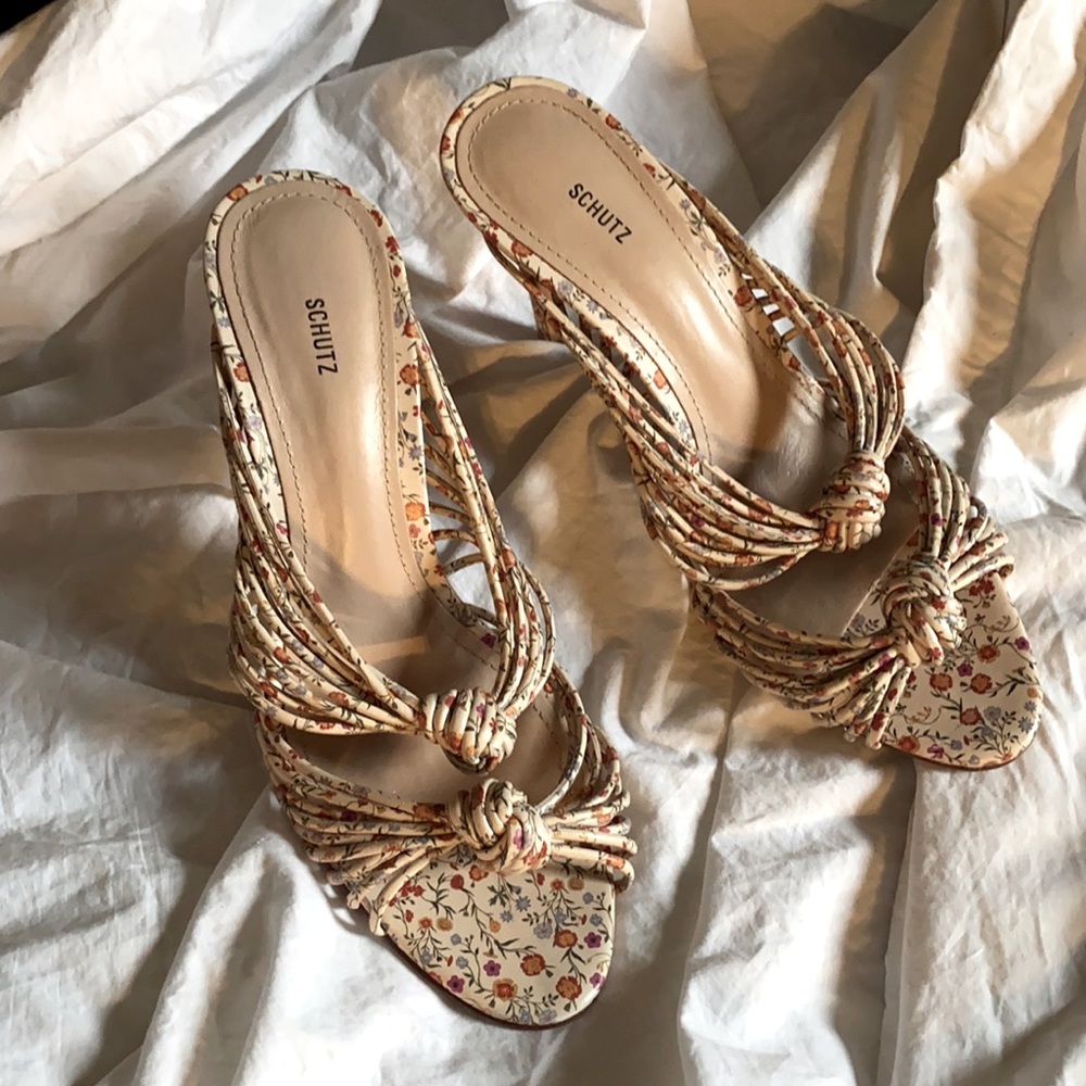 Schutz Floral Open Toe Knot High Heels Pumps